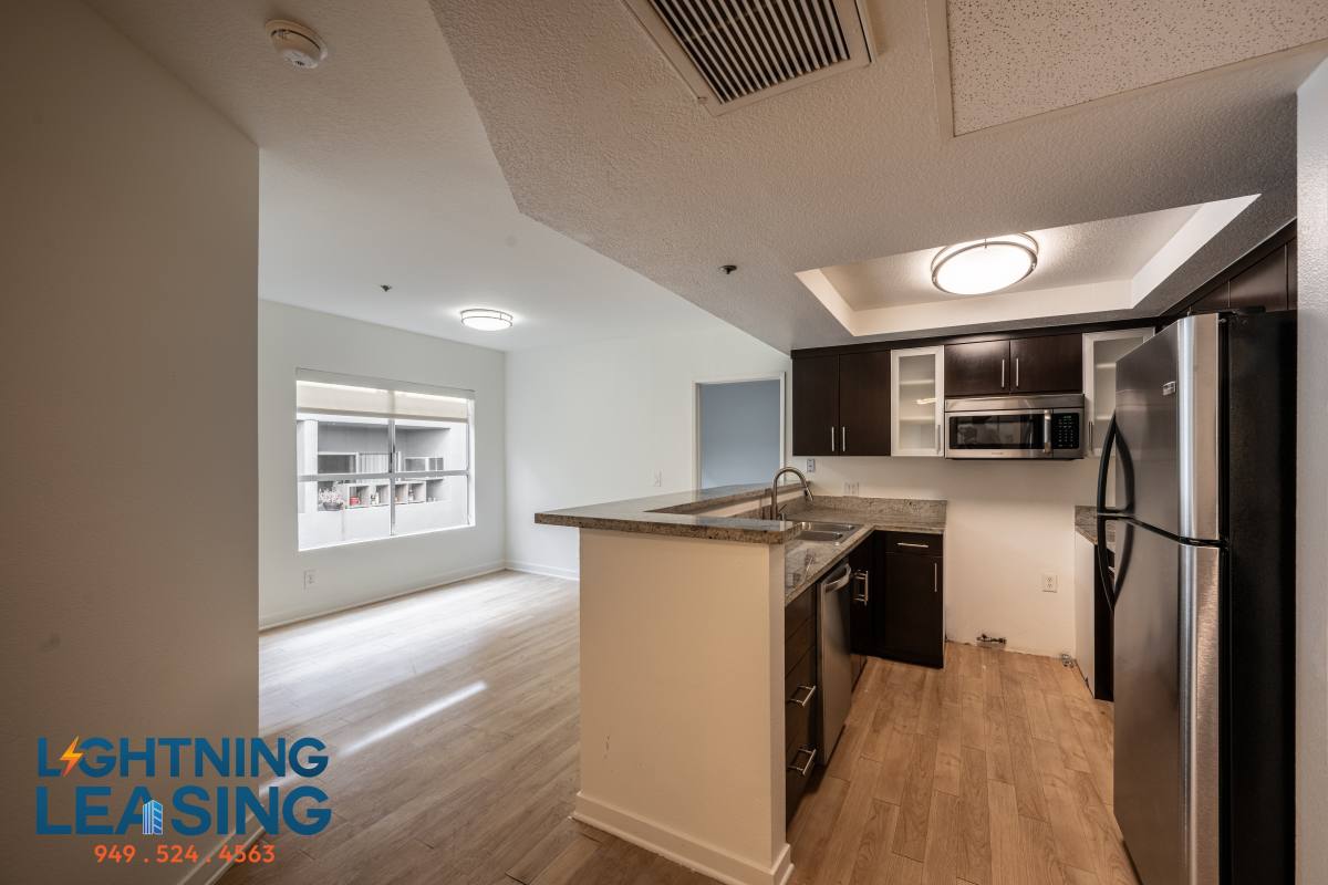 Apartment for rent at 937 Palm Ave #408D, West Hollywood, CA 90069