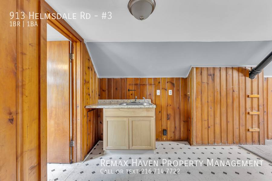 Apartment for rent at 913 Helmsdale Rd #3, Cleveland, OH 44112