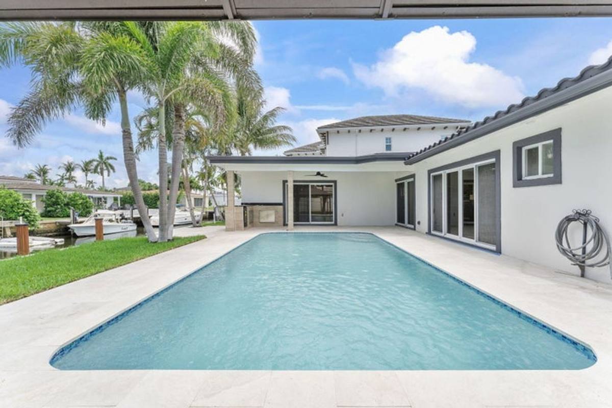 House for rent at 808 NE 72nd St, Boca Raton, FL 33487