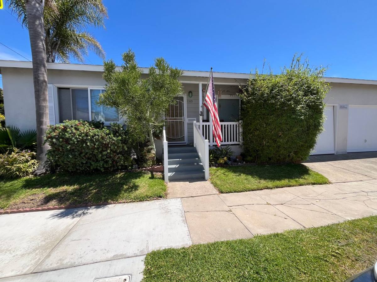 House for rent at 1310 Palm, Huntington Beach, CA 92648