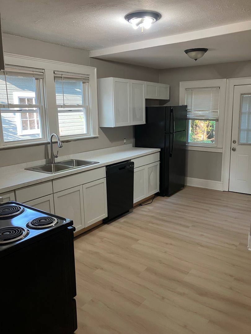 House for rent at 318 Edgewood Ave, Syracuse, NY 13207