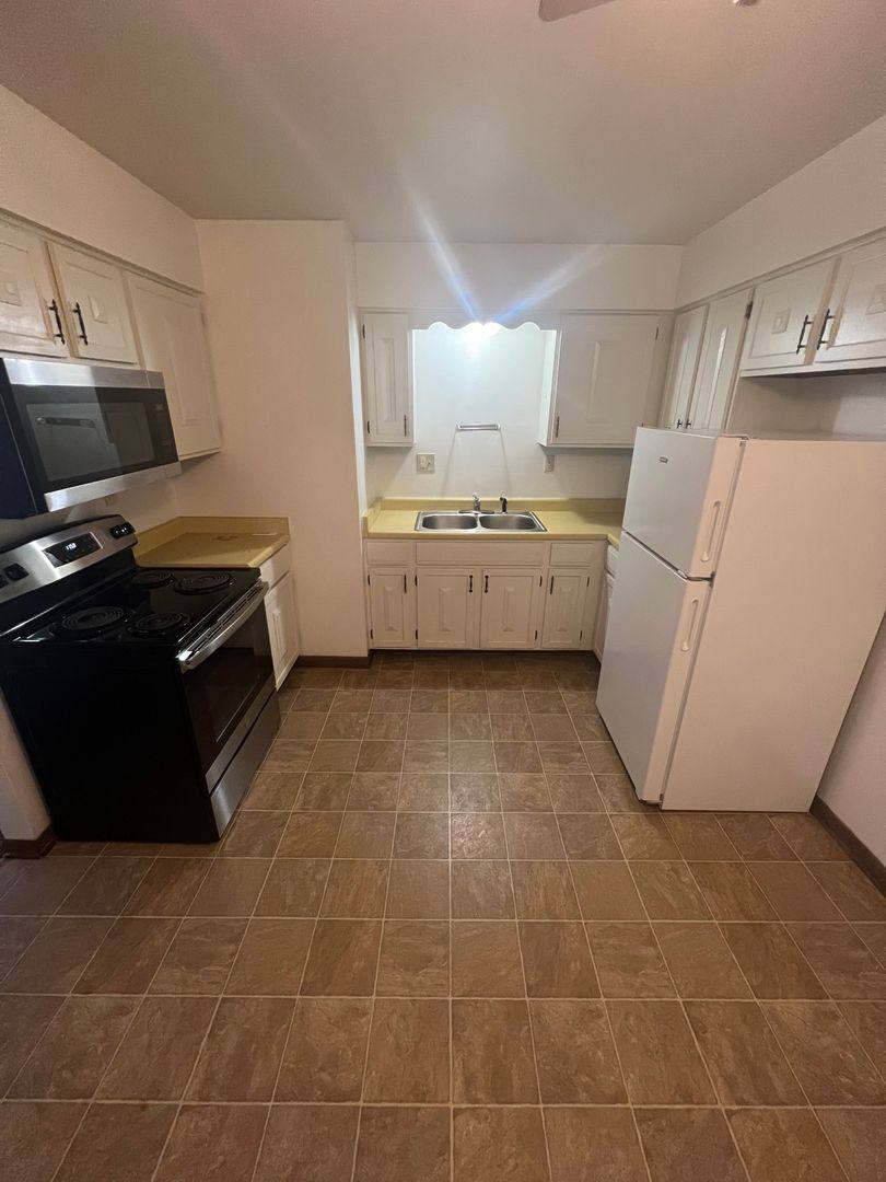 Apartment for rent at 623 Vine St, Wisconsin Dells, WI 53965