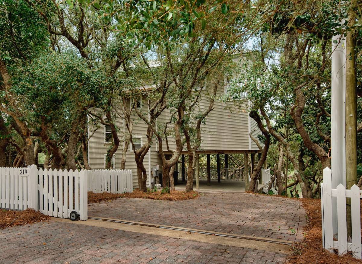 House for rent at 219 Blue Lake Rd, Santa Rosa Beach, FL 32459