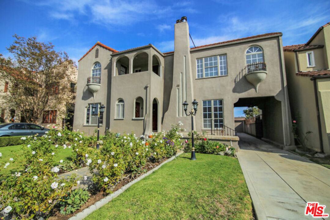 Apartment for rent at 1158 S Tremaine Ave, Los Angeles, CA 90019