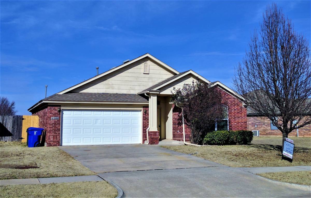 House for rent at 2821 E Lake Dr, Norman, OK 73071
