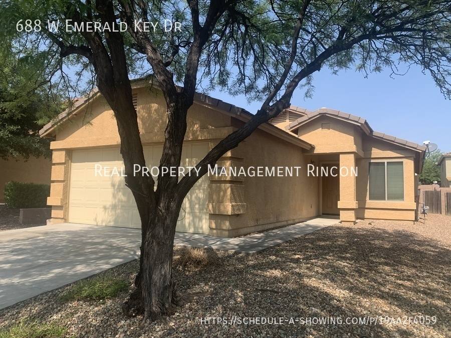 House for rent at 688 W Emerald Key Dr, Green Valley, AZ 85614