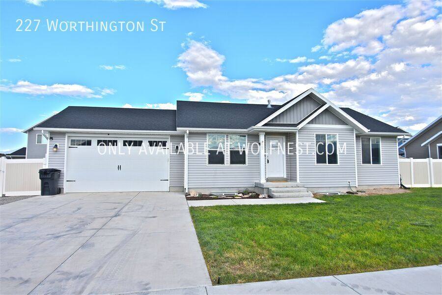 House for rent at 227 Worthington St, Grantsville, UT 84029