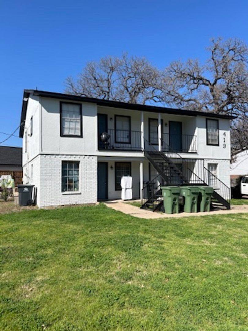 Apartment for rent at 419 Vonner Court, Arlington, TX 76011
