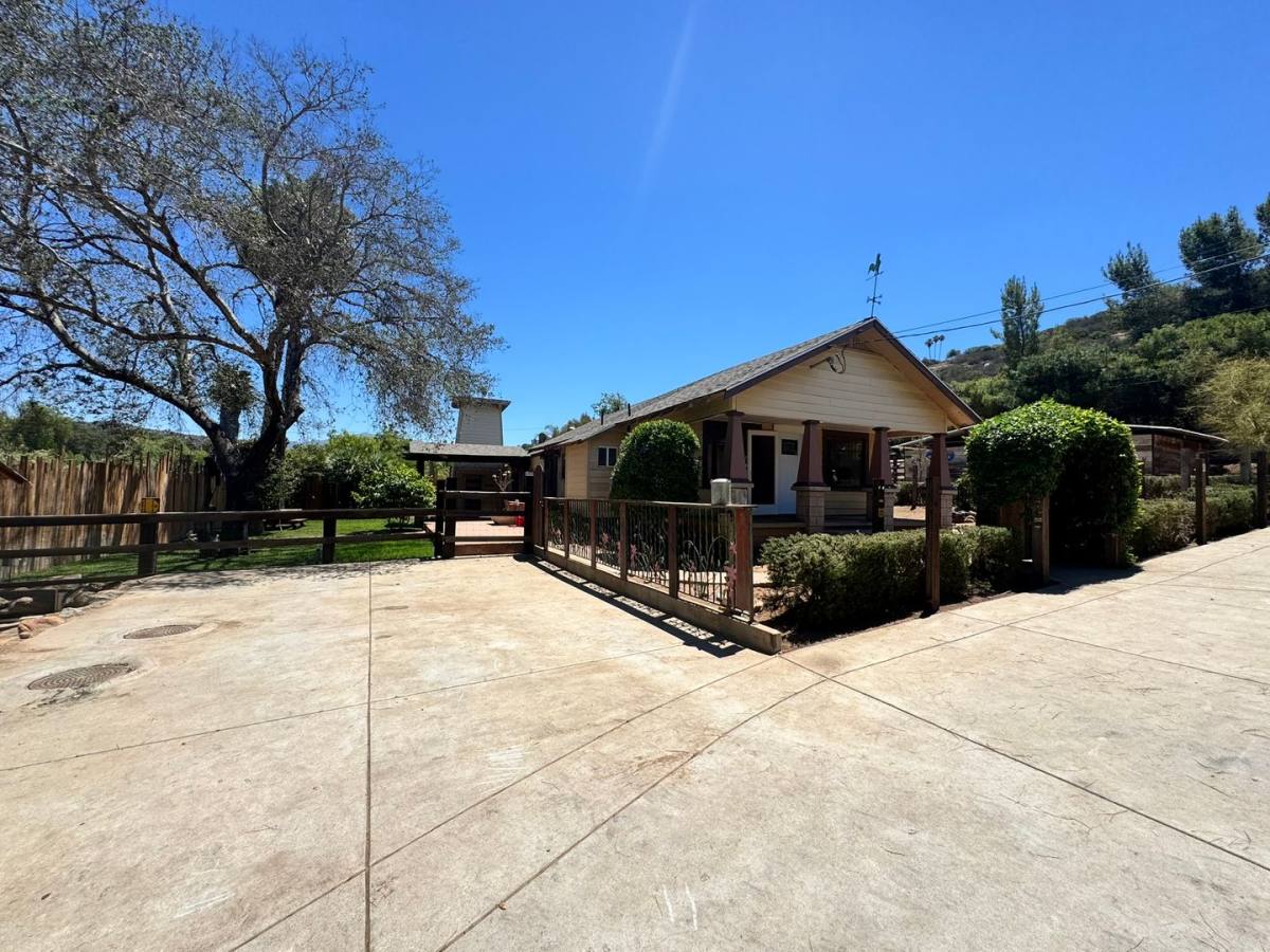 House for rent at 15806 Old Highway 80, El Cajon, CA 92021