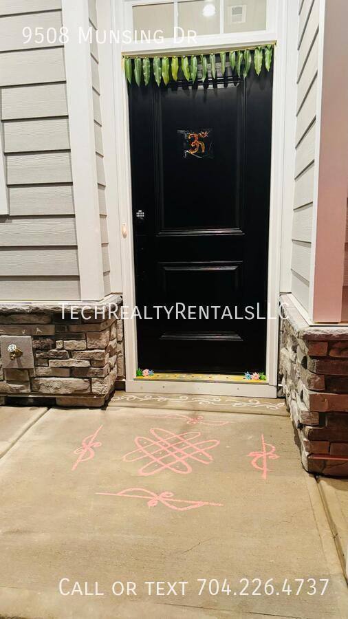 House for rent at 9508 Munsing Dr, Charlotte, NC 28269