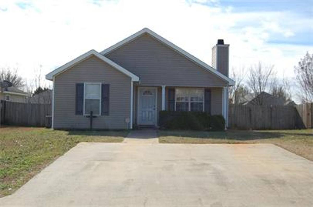 House for rent at 109 Kentshire Lane, Bonaire, GA 31005