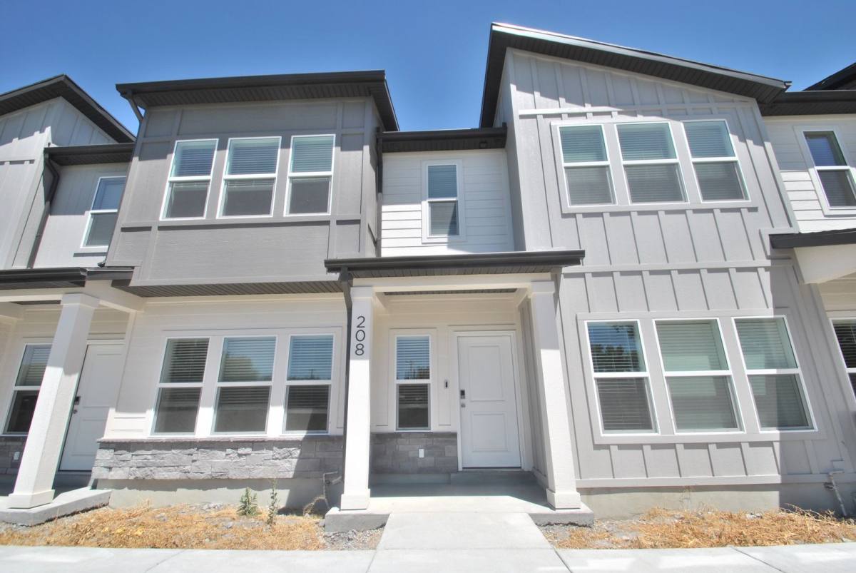 Townhouse for rent at 208 W 3175 S Nibley, Logan, UT 84321