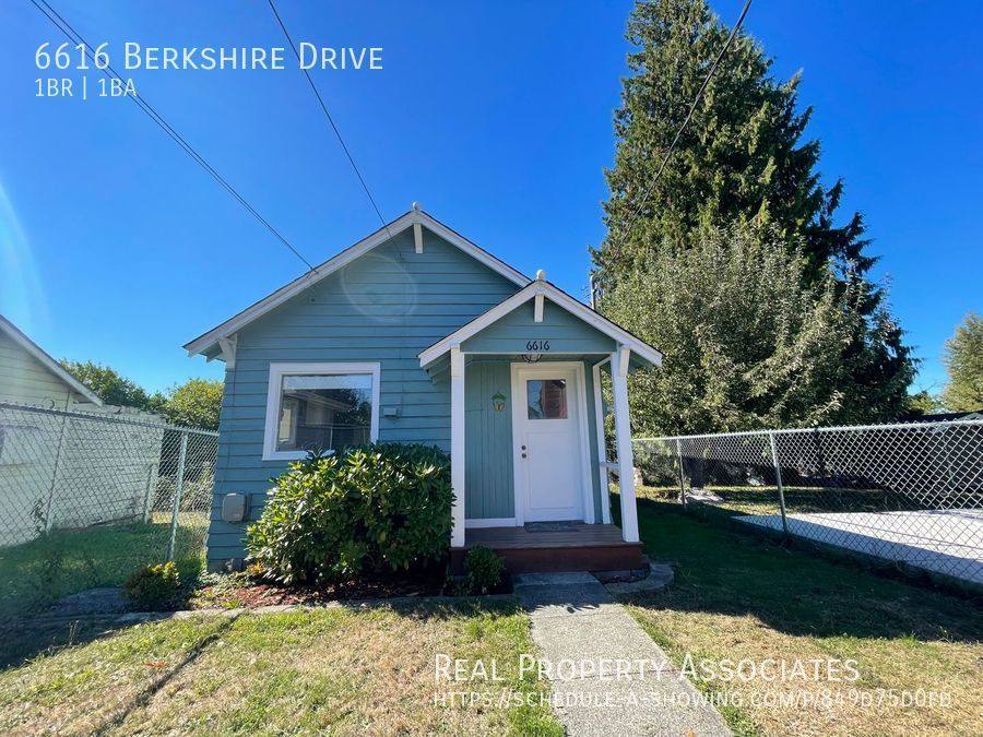 House for rent at 6616 Berkshire Dr, Everett, WA 98203