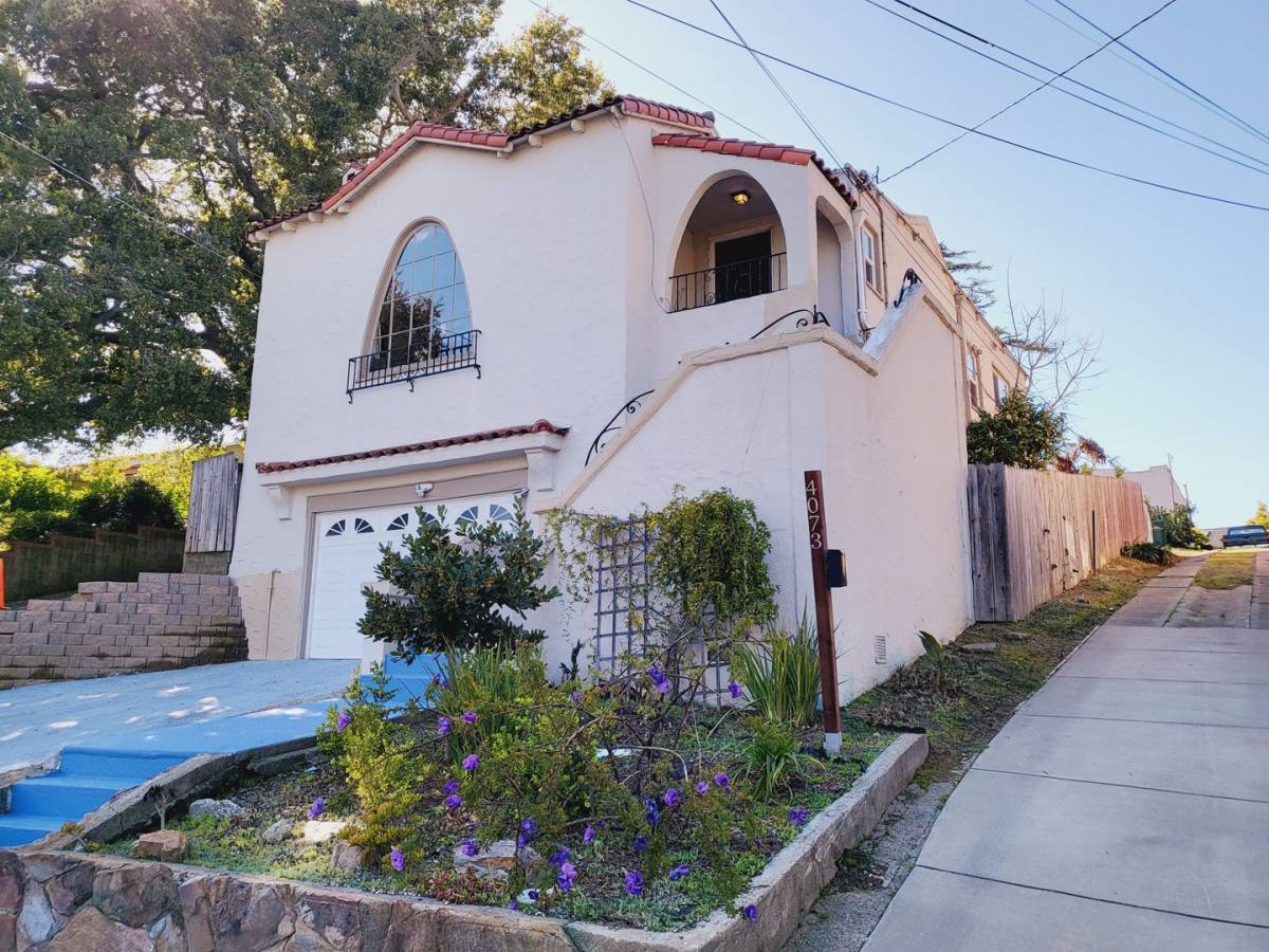 House for rent at 4071 Waterhouse Rd, Oakland, CA 94602