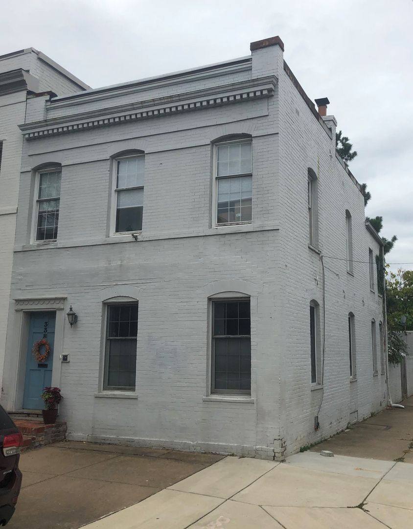 Apartment for rent at 338 N Columbus St, Alexandria, VA 22314