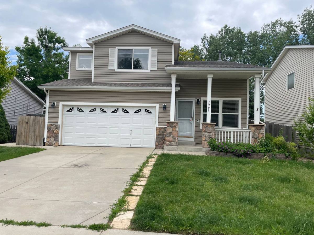 House for rent at 1208 Monarch Dr, Longmont, CO 80504