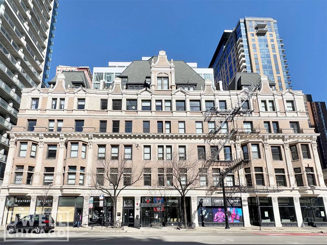 Apartment for rent at 108 W Chicago Ave, Chicago, IL 60654
