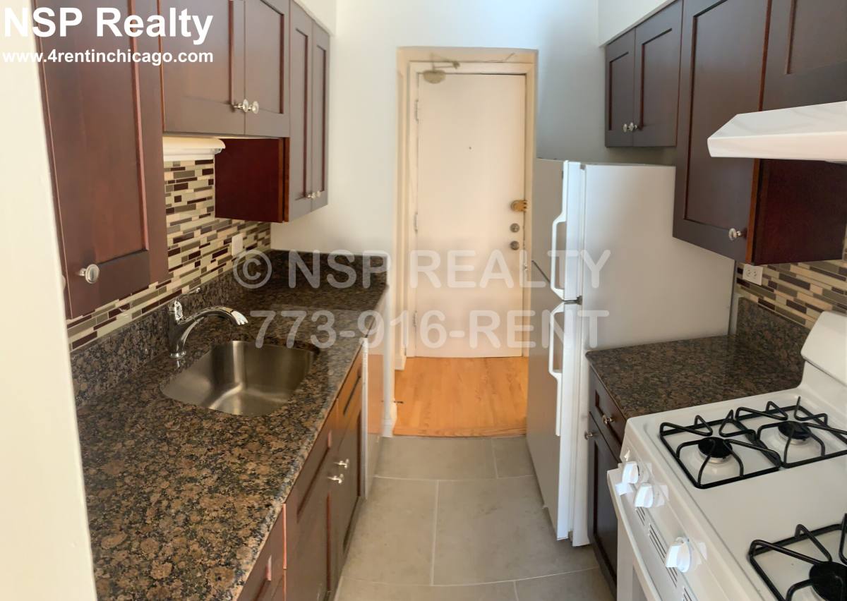 Apartment for rent at 3710 Pine Grove, Chicago, IL 60613