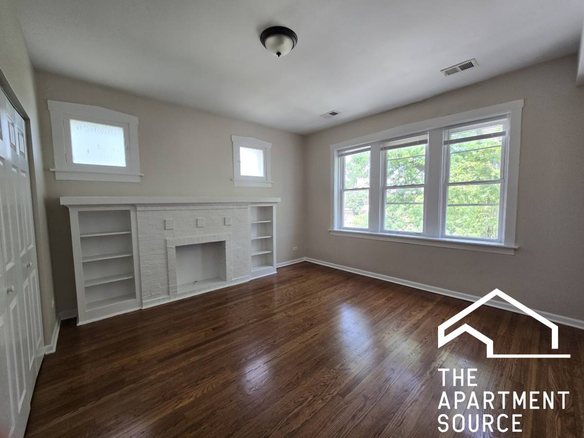 Apartment for rent at 3757 W Sunnyside Ave, Chicago, IL 60625