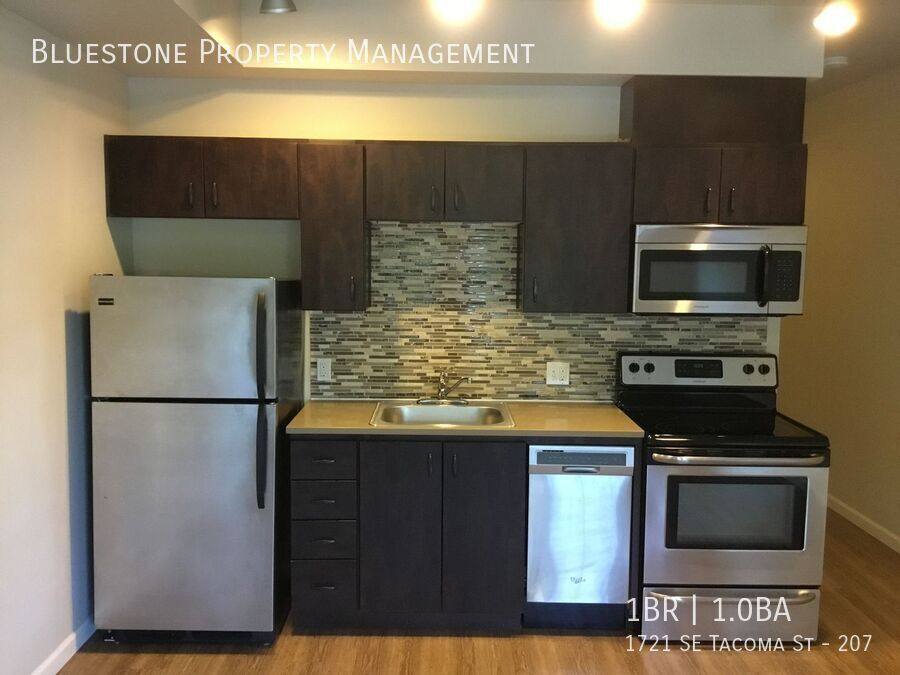 Apartment for rent at 1721 SE Tacoma St #207, Portland, OR 97202