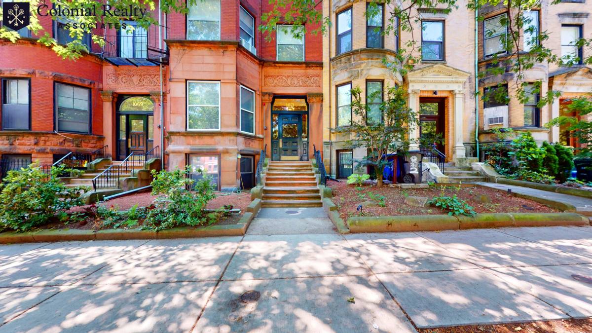 Apartment for rent at 1071 Beacon St #6, Brookline, MA 02446