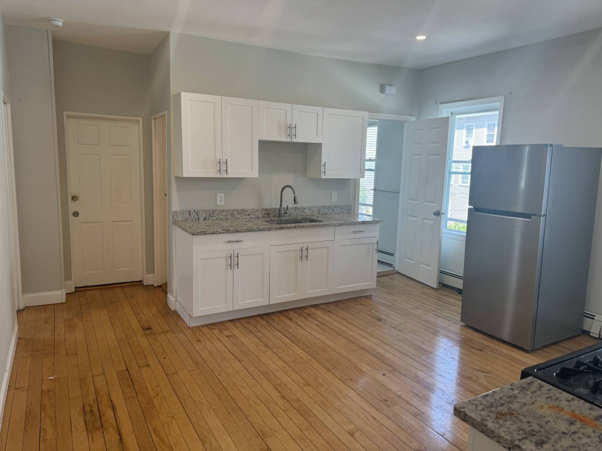 Apartment for rent at 6 Chapin St #2, Worcester, MA 01604