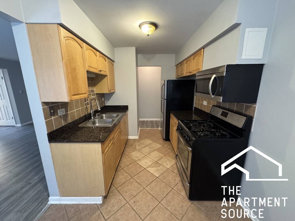 Apartment for rent at 3057 N Narragansett Ave #2, Chicago, IL 60634