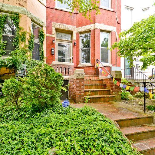 Apartment for rent at 118 W St NW, Washington, DC 20001