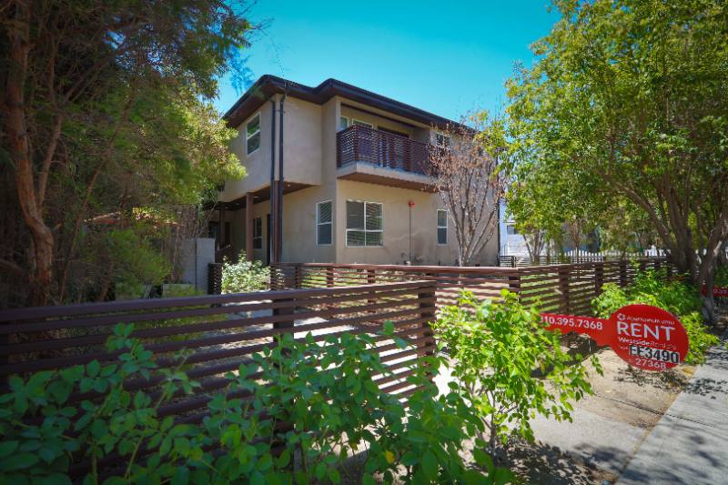 Townhouse for rent at 627 Niagara St, Burbank, CA 91505