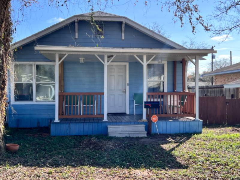 House for rent at 319 W Kenedy Ave, Kingsville, TX 78363
