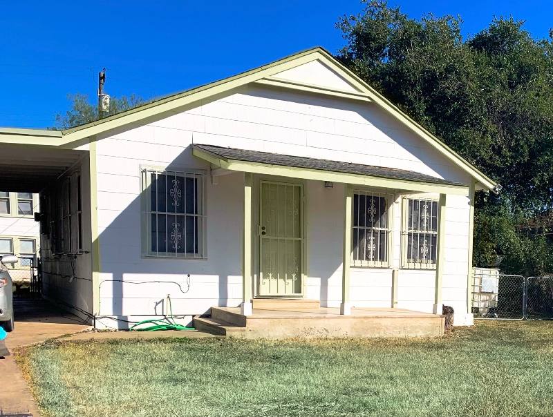 House for rent at 614 W Lee Ave, Kingsville, TX 78363
