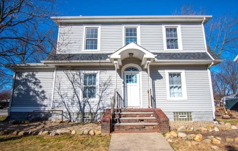 House for rent at 2753 Canfield Rd, Akron, OH 44312