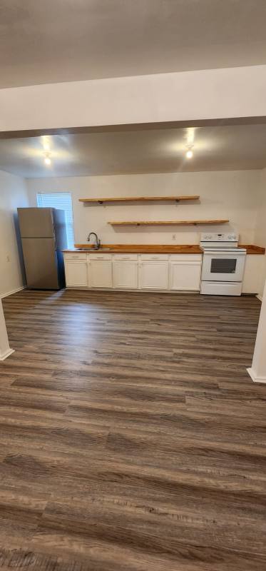 Apartment for rent at 605 4th St #A, Orange, TX 77630