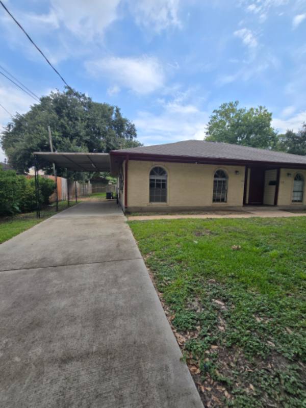 Apartment for rent at 124 Eleventh St #B, Deer Park, TX 77536