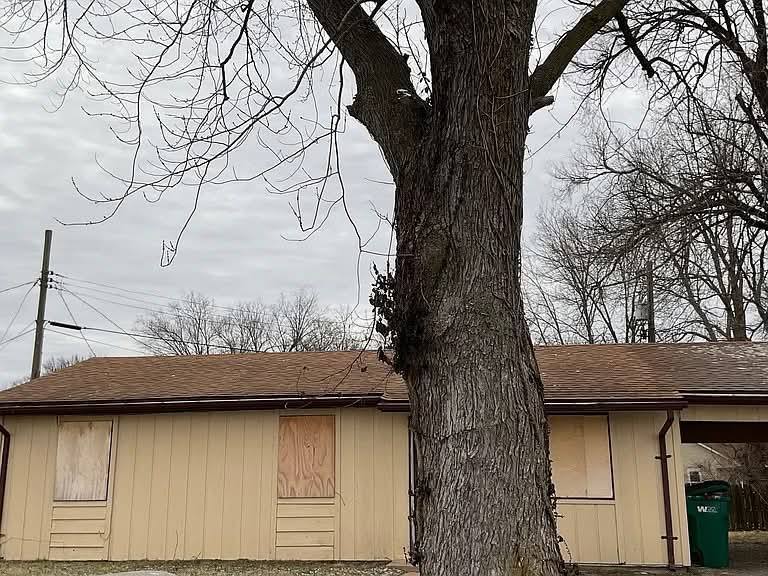 House for rent at 2518 Mousette Lane, East Saint Louis, IL 62206