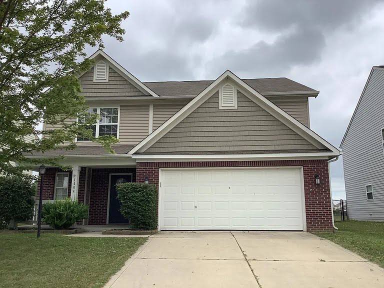 House for rent at 1404 Round Lake Rd, Greenwood, IN 46143