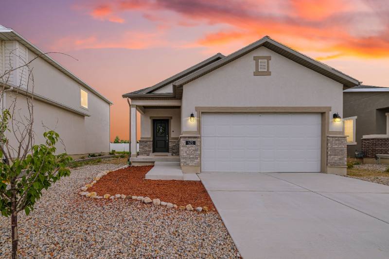 House for rent at 425 W Domain Lane, Grantsville, UT 84029