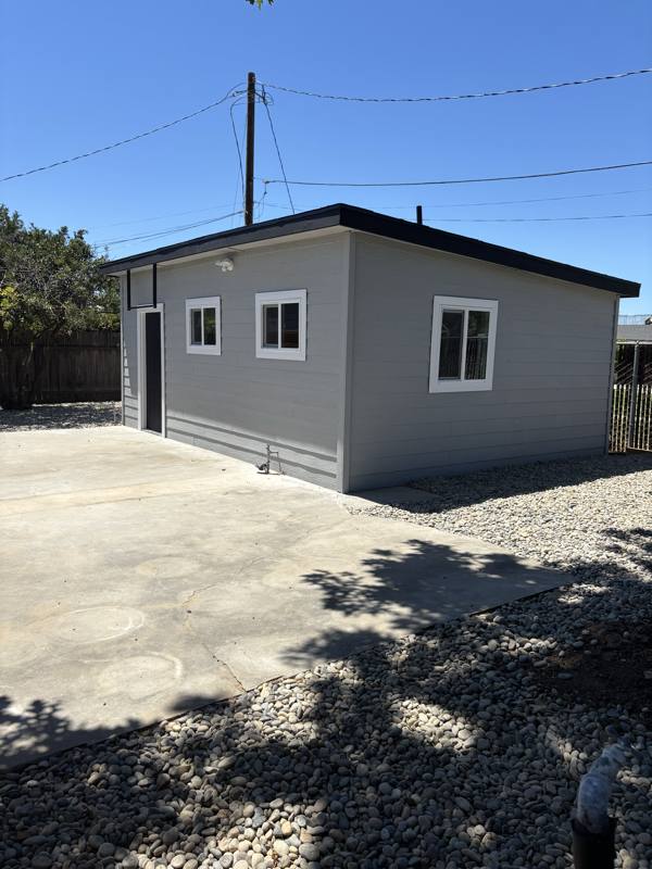 House for rent at 841 N Fine Ave #B, Fresno, CA 93727