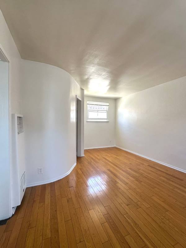 Apartment for rent at 1737 N Sycamore Ave #216, Los Angeles, CA 90028