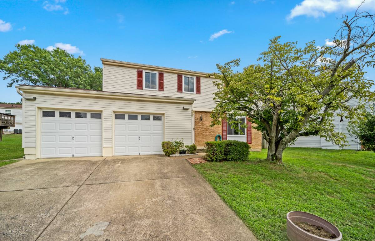 House for rent at 4005 Pickstone Dr, Fairfax, VA 22032