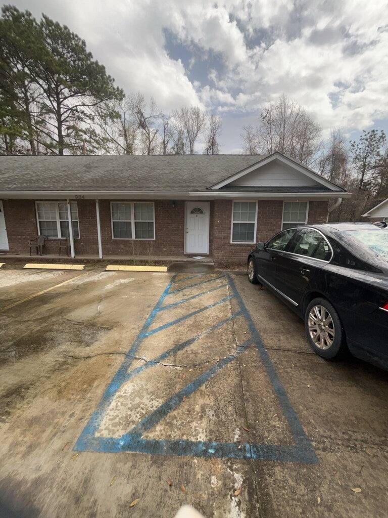 Apartment for rent at 984 Live Oak Dr #B, Hinesville, GA 31313