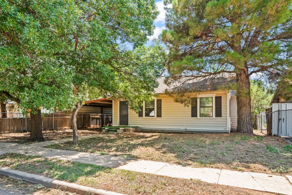 House for rent at 2313 20th St, Lubbock, TX 79411
