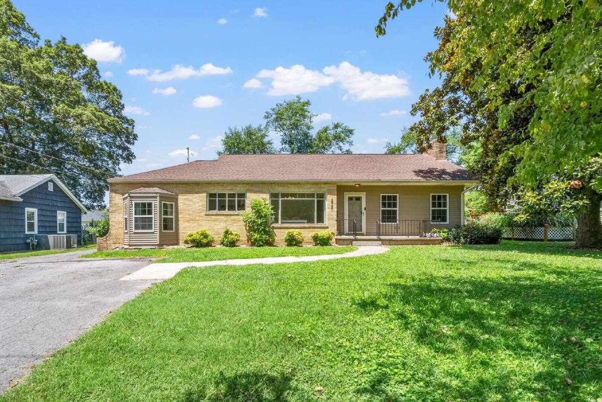 House for rent at 2721 S Virginia St, Hopkinsville, KY 42240
