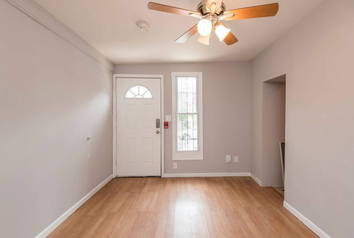 Apartment for rent at 2501 Carpenter St #1R, Philadelphia, PA 19146
