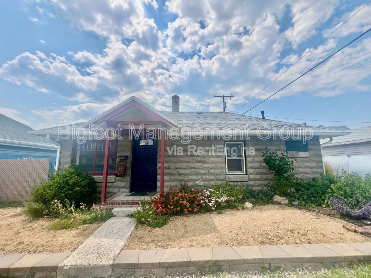 House for rent at 115 E 15th St, Helena, MT 59601