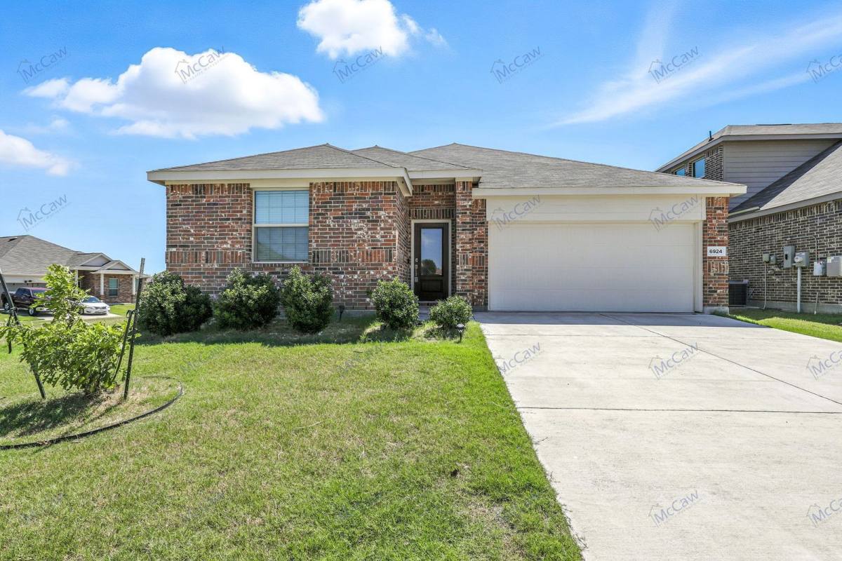 House for rent at 6924 Waterloo Lane, Fort Worth, TX 76179