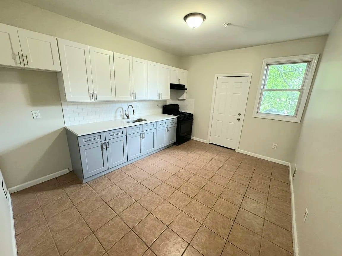 138 S Oraton Parkway #1, East Orange, NJ 07018