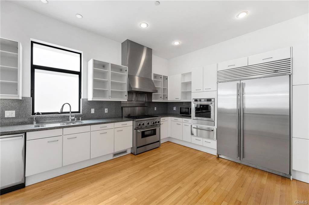 House for rent at 129 20th St, Manhattan Beach, CA 90266