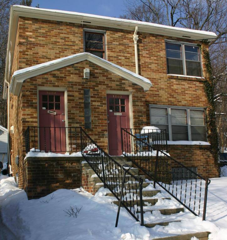 Apartment for rent at 1004 1 2 Davis St, Kalamazoo, MI 49008
