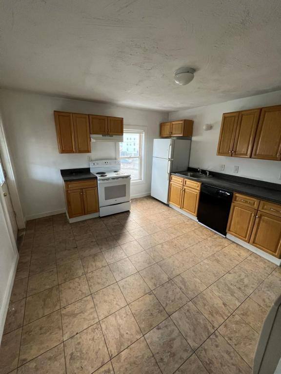 Apartment for rent at 16 Myrtle Ave, Fitchburg, MA 01420
